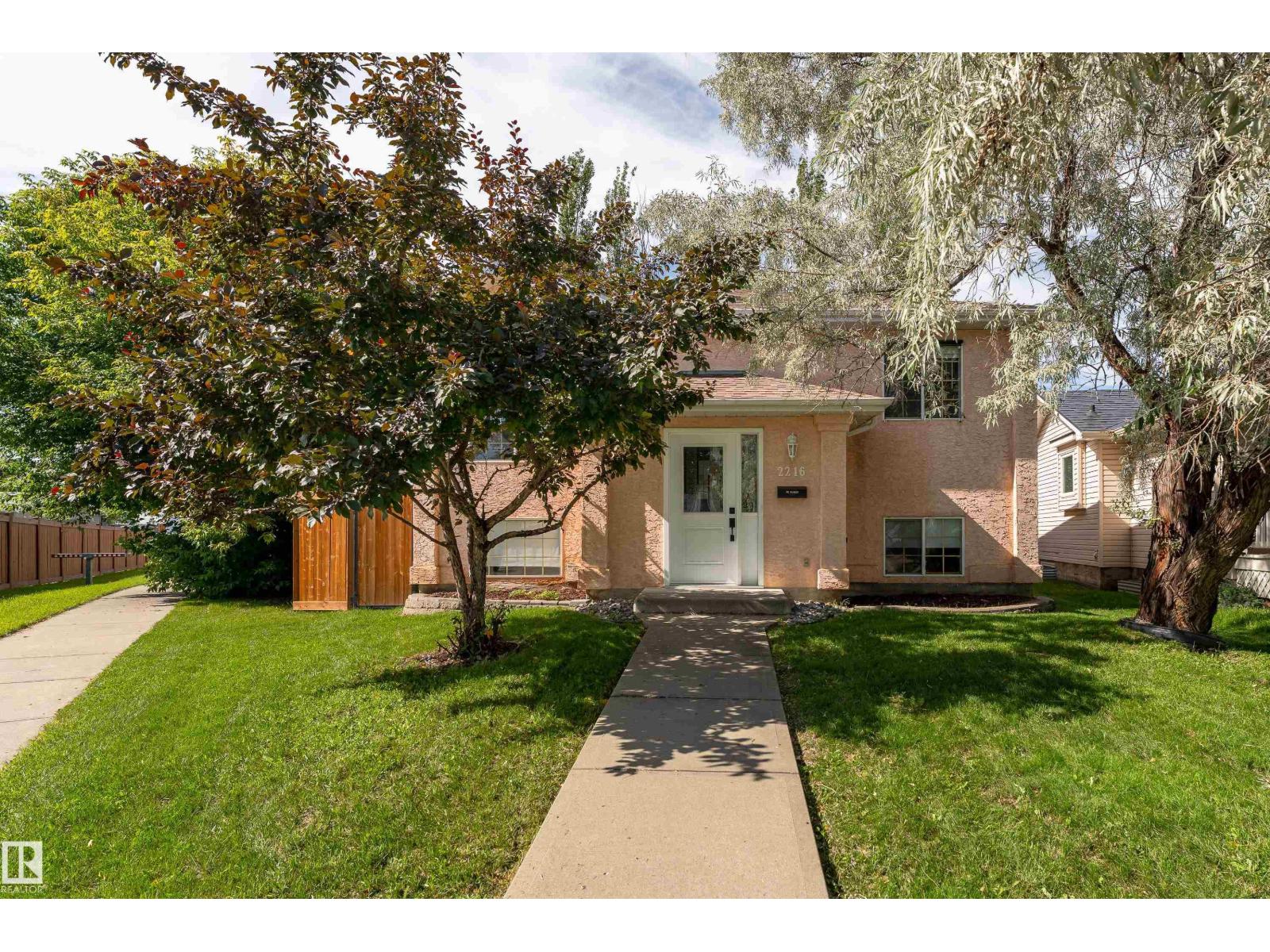 2216 134 Av NW, Edmonton, Alberta  T5A 4Y4 - Photo 4 - E4498831