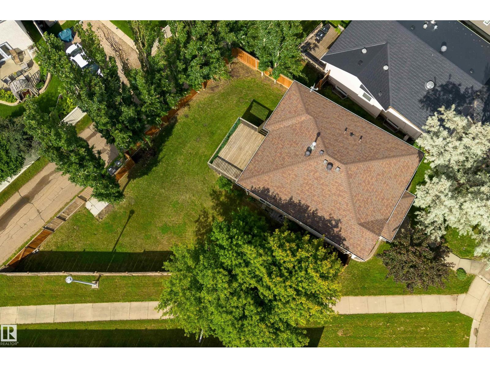 2216 134 Av NW, Edmonton, Alberta  T5A 4Y4 - Photo 3 - E4498831