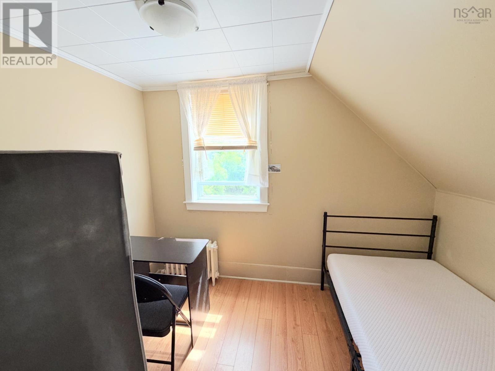 31 Hickman Street, Glace Bay, Nova Scotia  B1A 2X8 - Photo 9 - 202617535