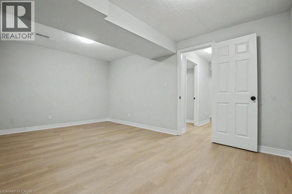 400 Laurel Gate Drive, Waterloo, Ontario  N2T 2S6 - Photo 28 - 40845860
