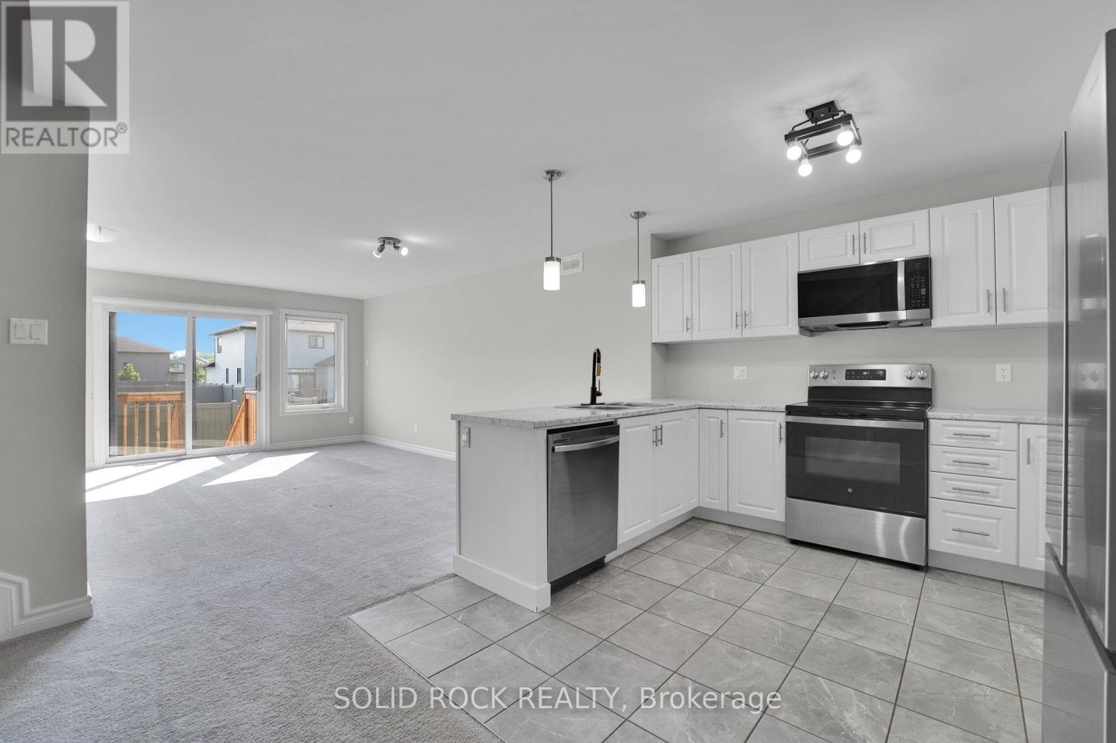 82 O'donovan Drive, Carleton Place, Ontario  K7C 0S2 - Photo 5 - X13565002