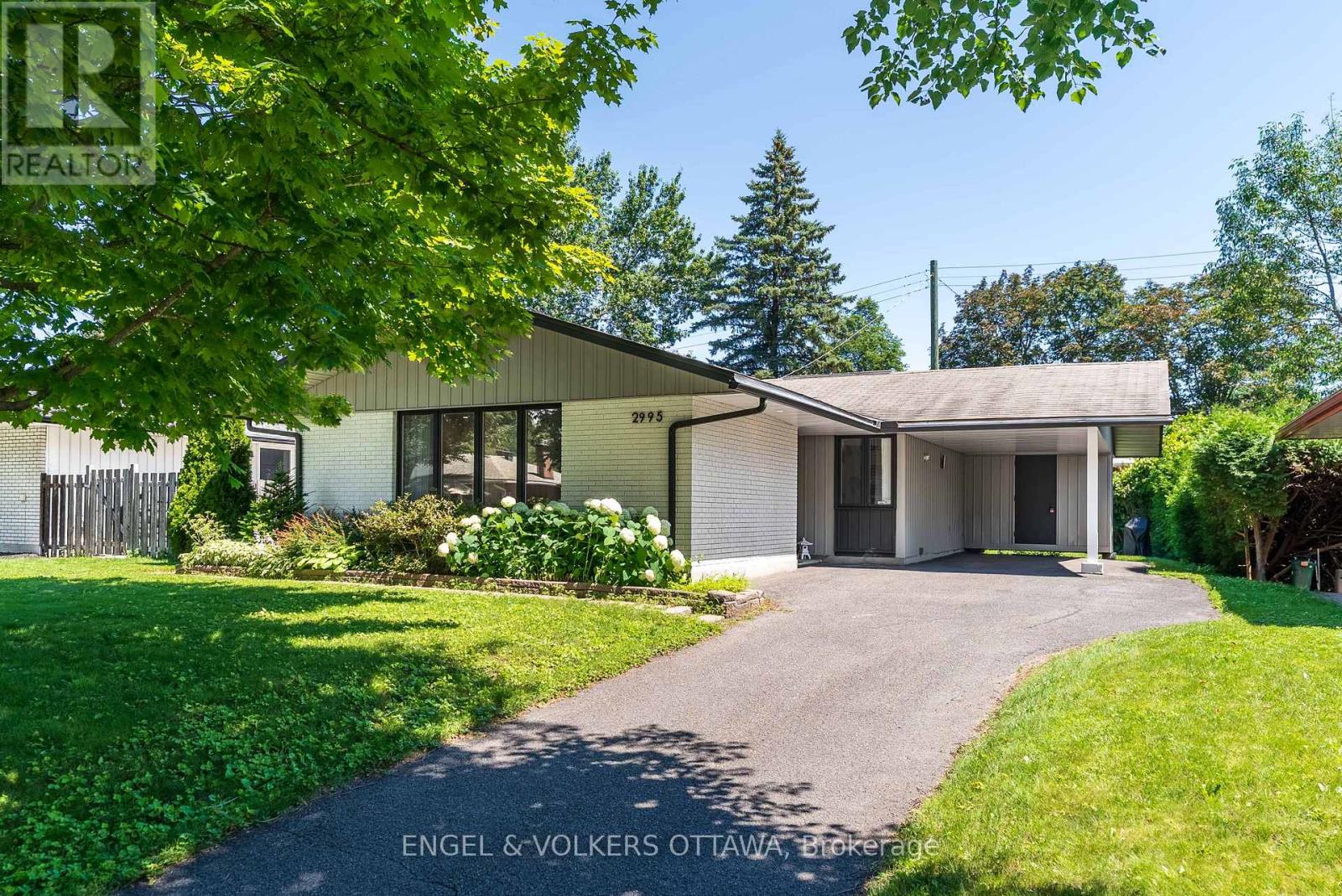 2995 Cowan Crescent, Ottawa, Ontario  K1V 8K9 - Photo 2 - X13565014