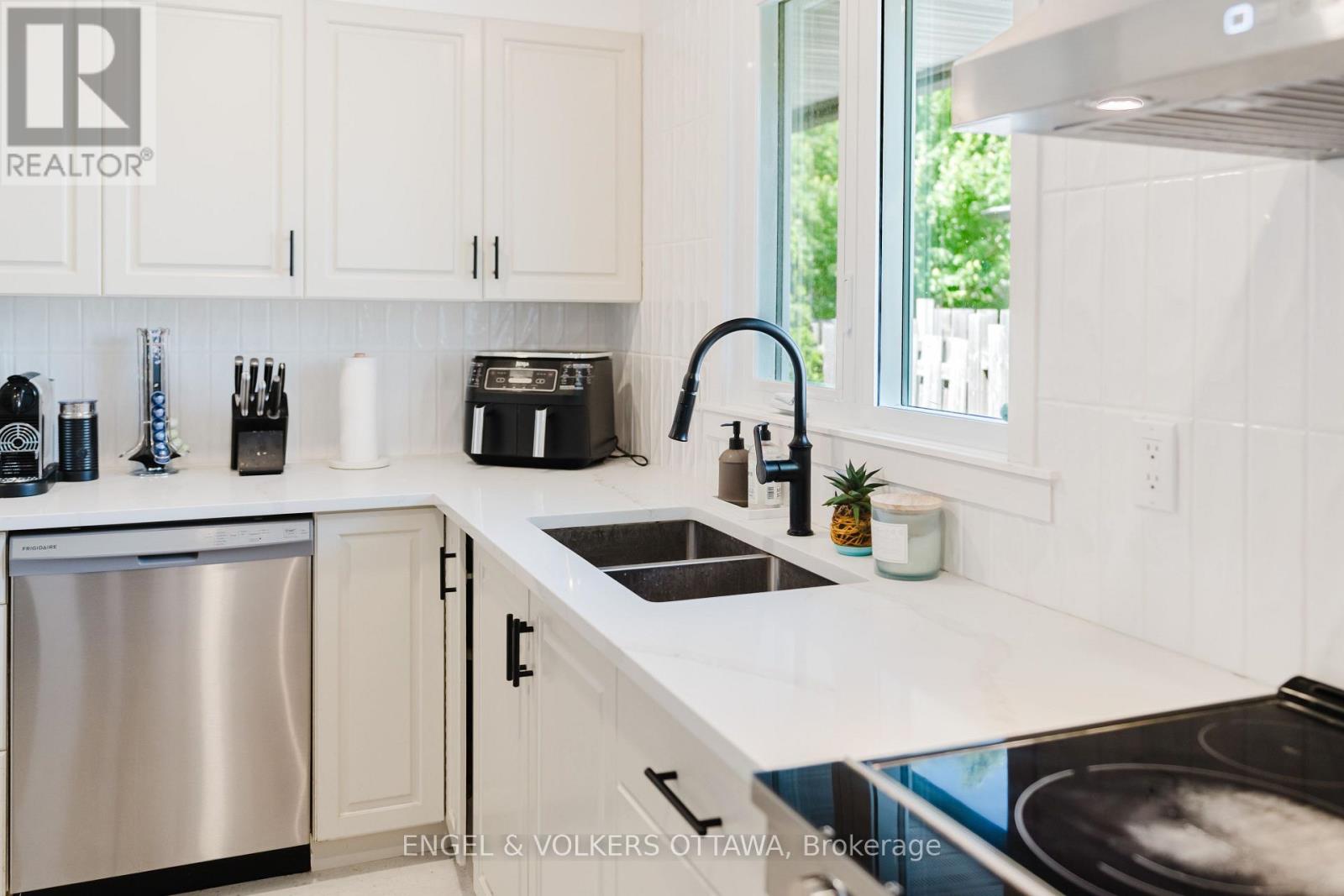 2995 Cowan Crescent, Ottawa, Ontario  K1V 8K9 - Photo 6 - X13565014