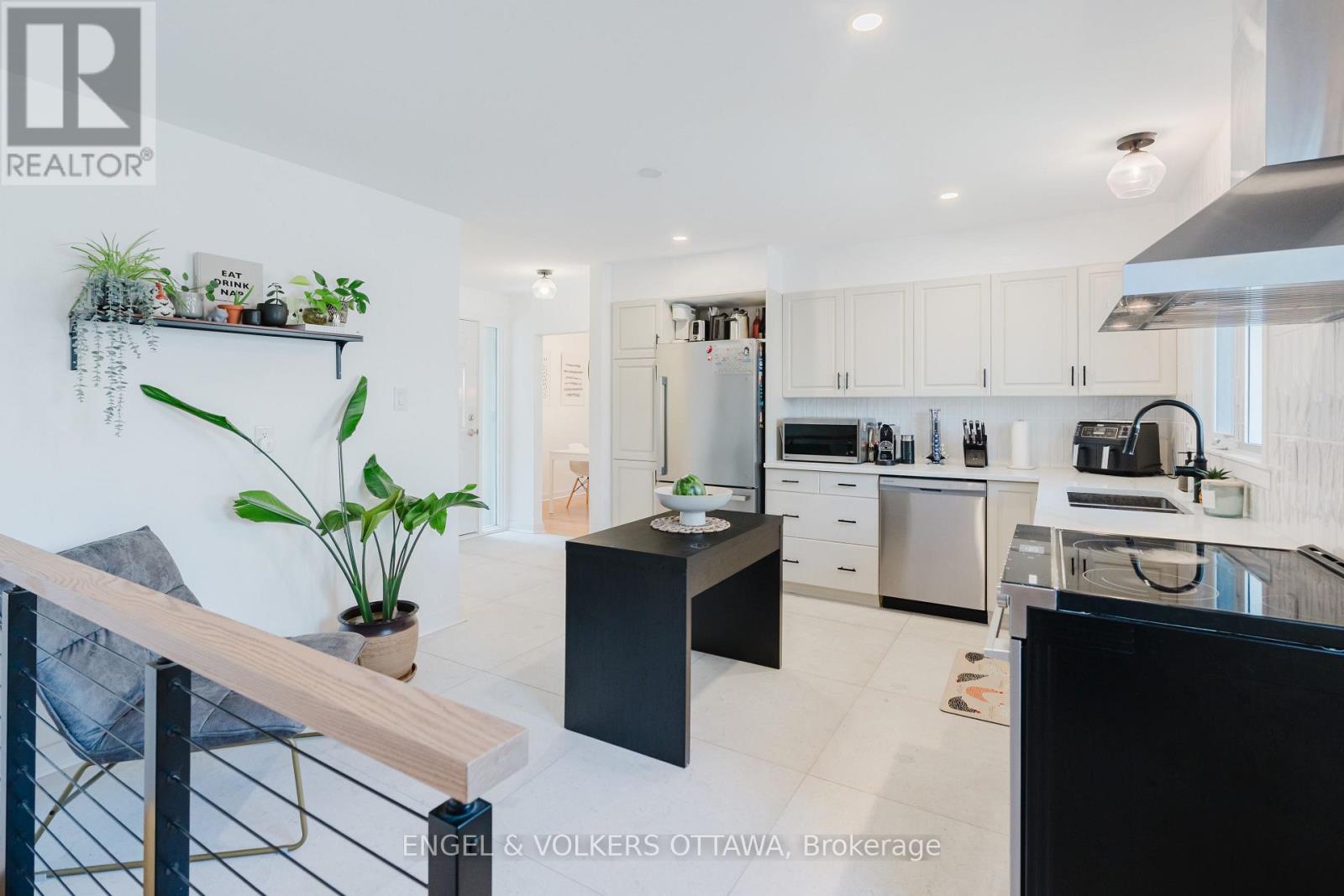 2995 Cowan Crescent, Ottawa, Ontario  K1V 8K9 - Photo 7 - X13565014