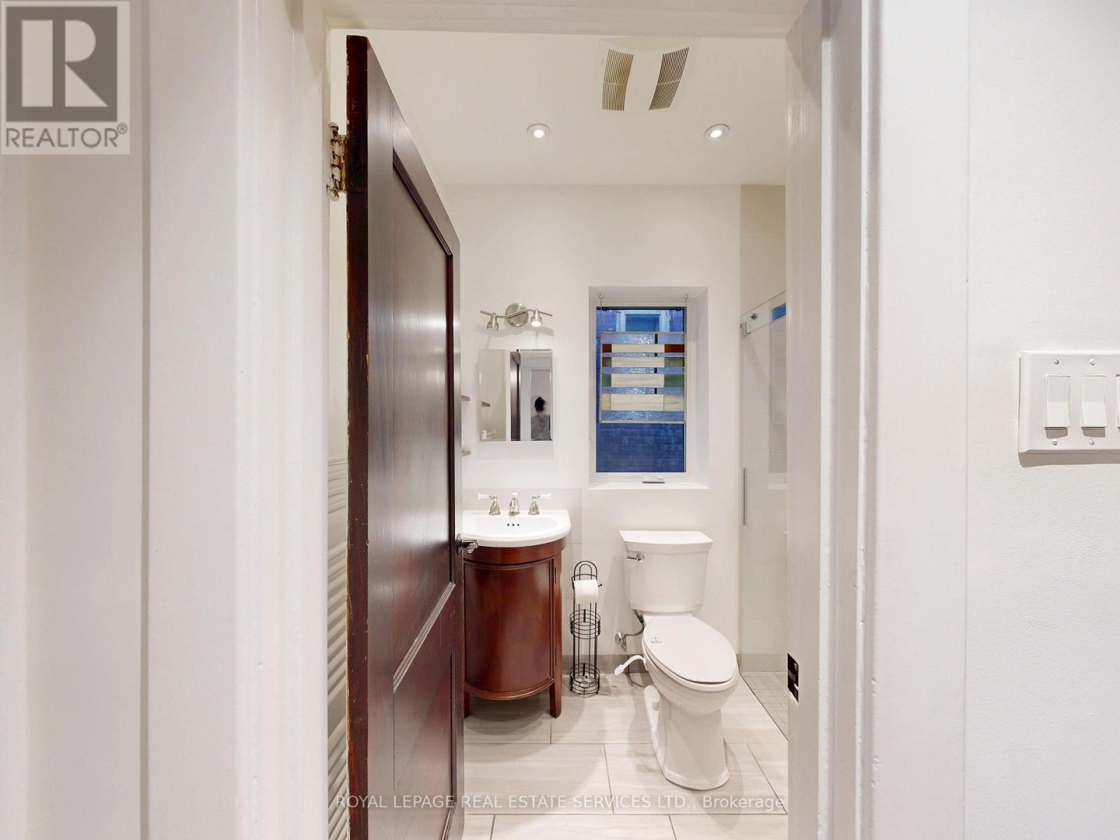 Upper Level - 130a Westminster Avenue, Toronto, Ontario M6R 1N5 - Photo 19 - W13565004
