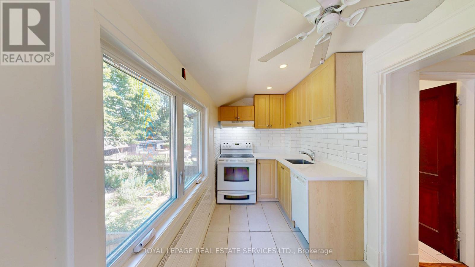 Upper Level - 130a Westminster Avenue, Toronto, Ontario M6R 1N5 - Photo 22 - W13565004