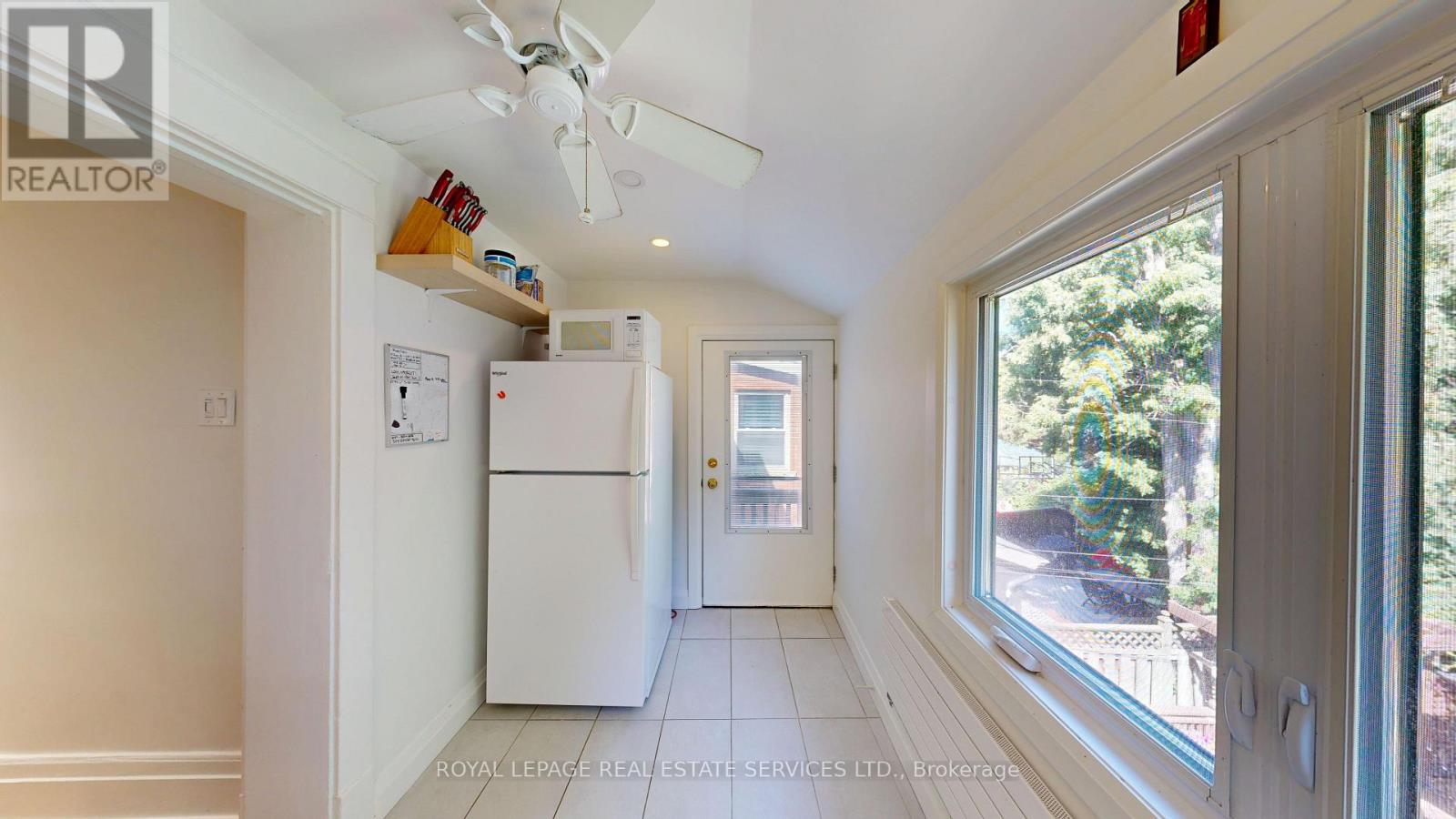 Upper Level - 130a Westminster Avenue, Toronto, Ontario M6R 1N5 - Photo 23 - W13565004