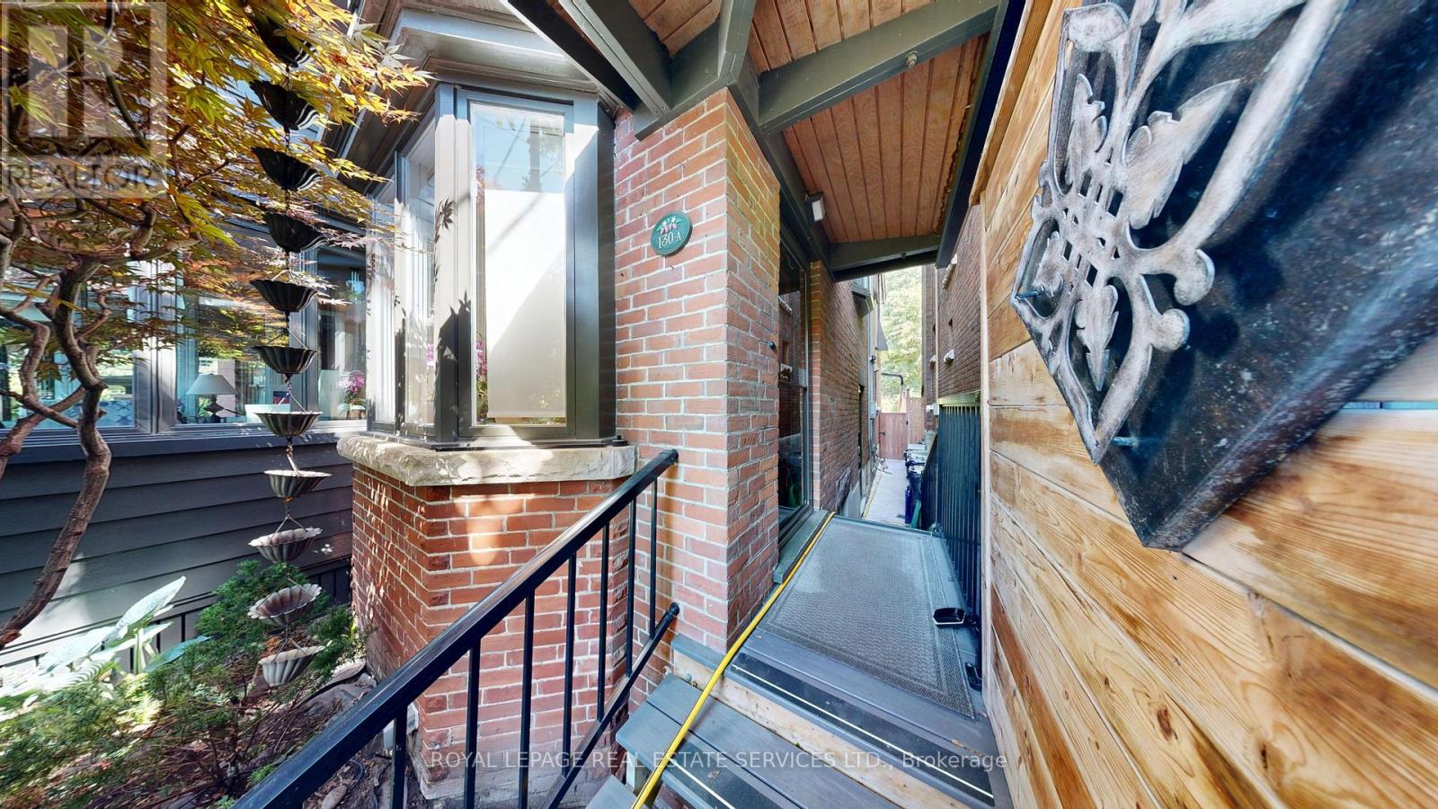 Upper Level - 130a Westminster Avenue, Toronto, Ontario M6R 1N5 - Photo 5 - W13565004