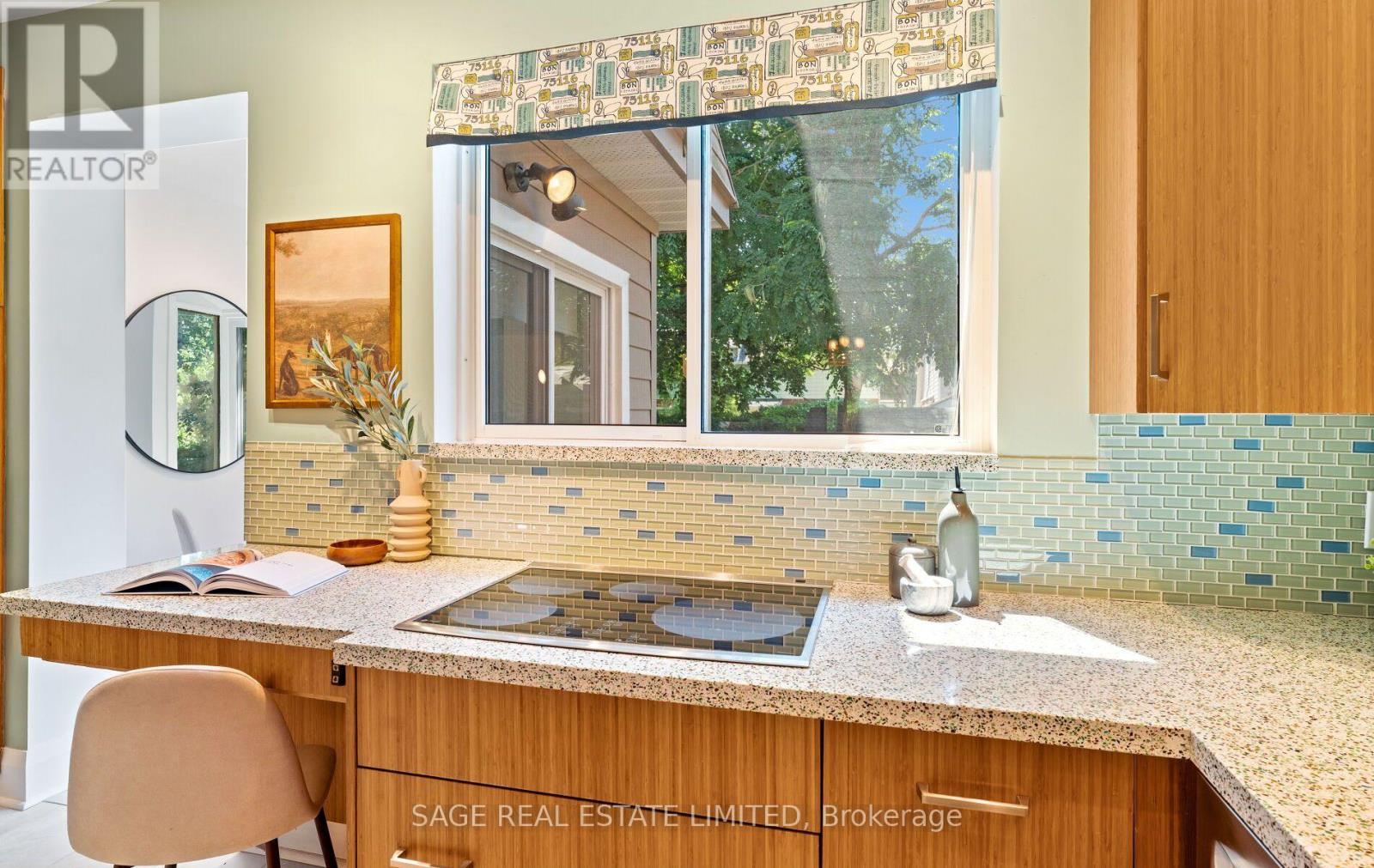 124 Evans Avenue, Toronto, Ontario M6S 3V8 - Photo 13 - W13565038