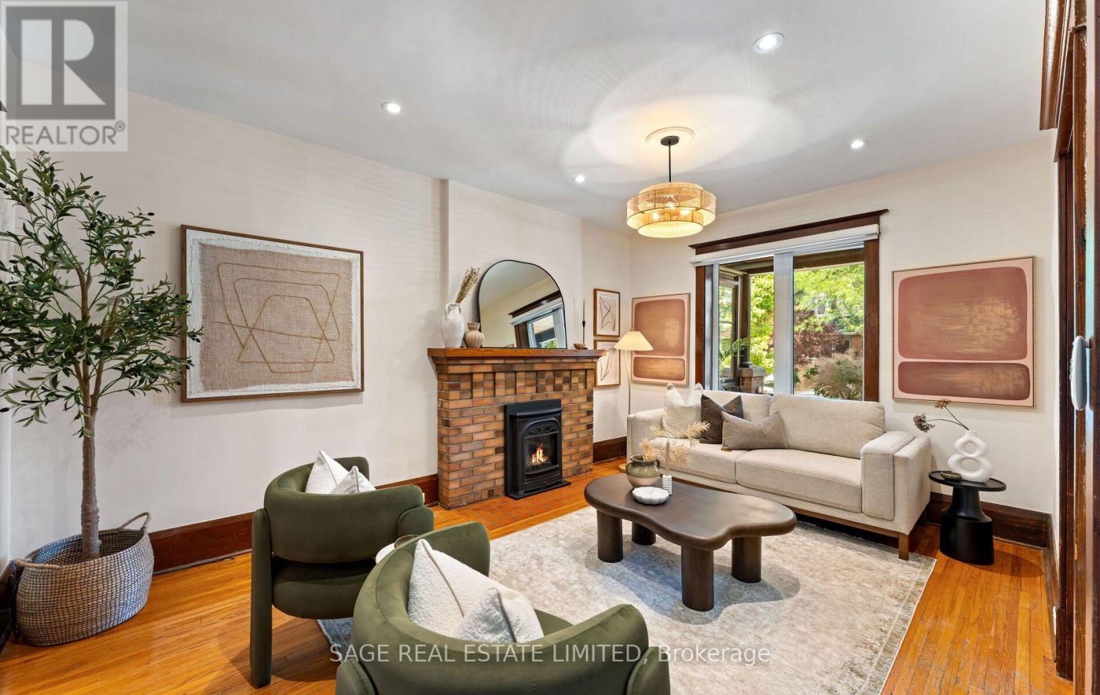 124 Evans Avenue, Toronto, Ontario M6S 3V8 - Photo 3 - W13565038