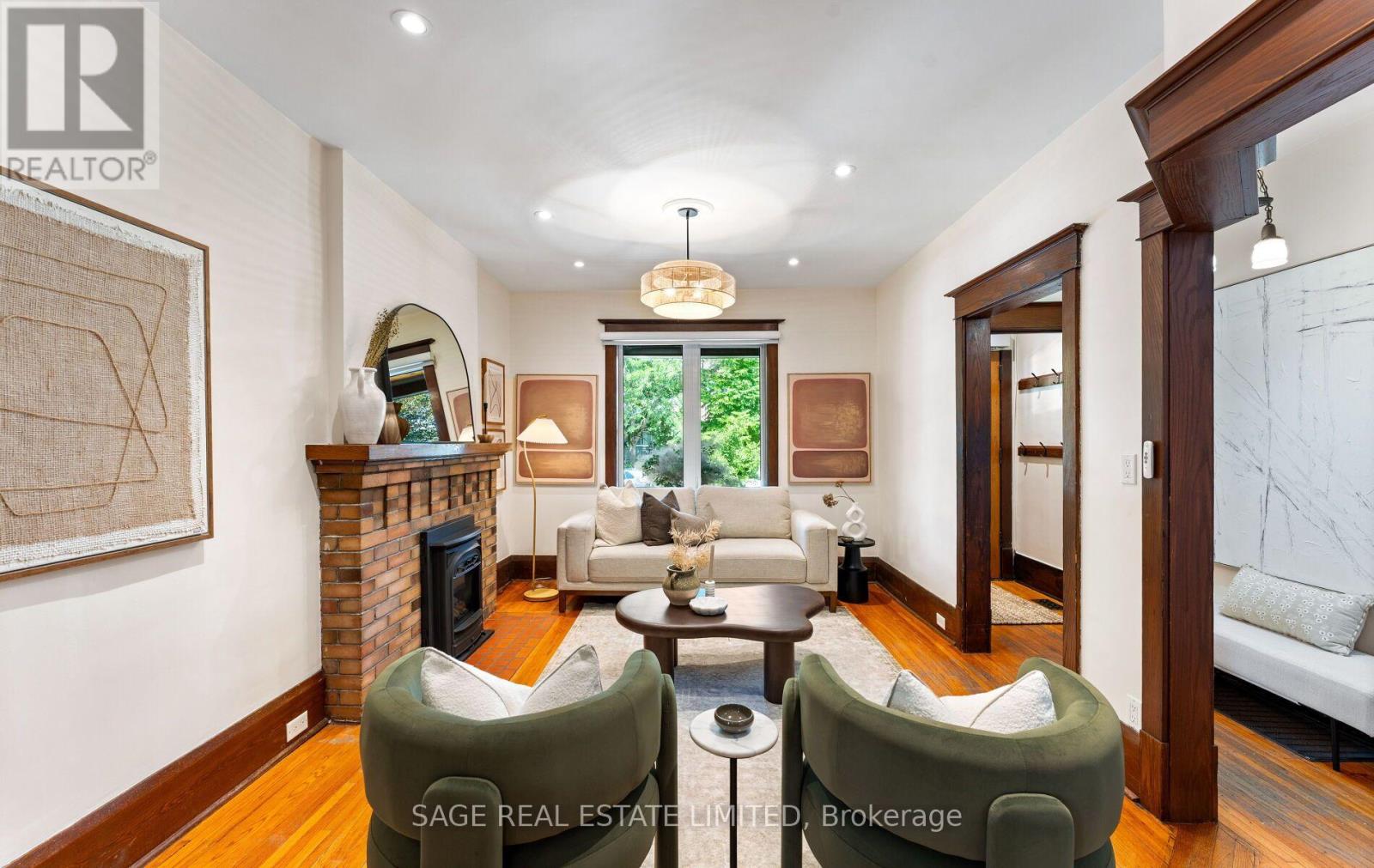 124 Evans Avenue, Toronto, Ontario M6S 3V8 - Photo 4 - W13565038