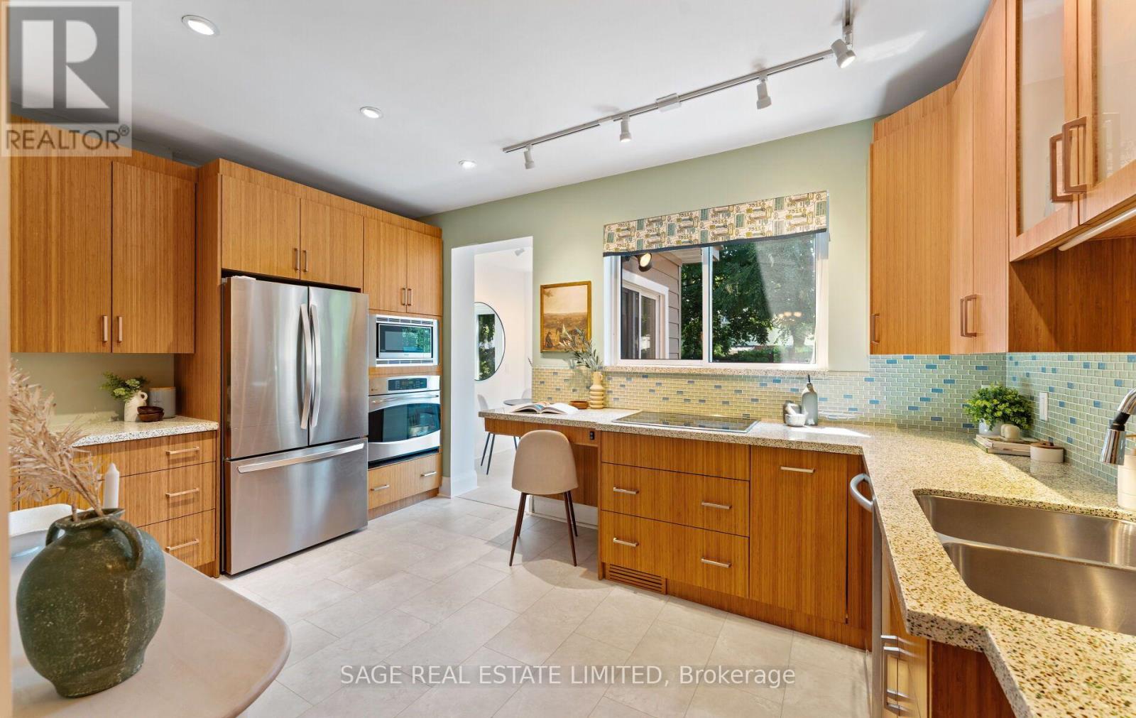 124 Evans Avenue, Toronto, Ontario M6S 3V8 - Photo 8 - W13565038