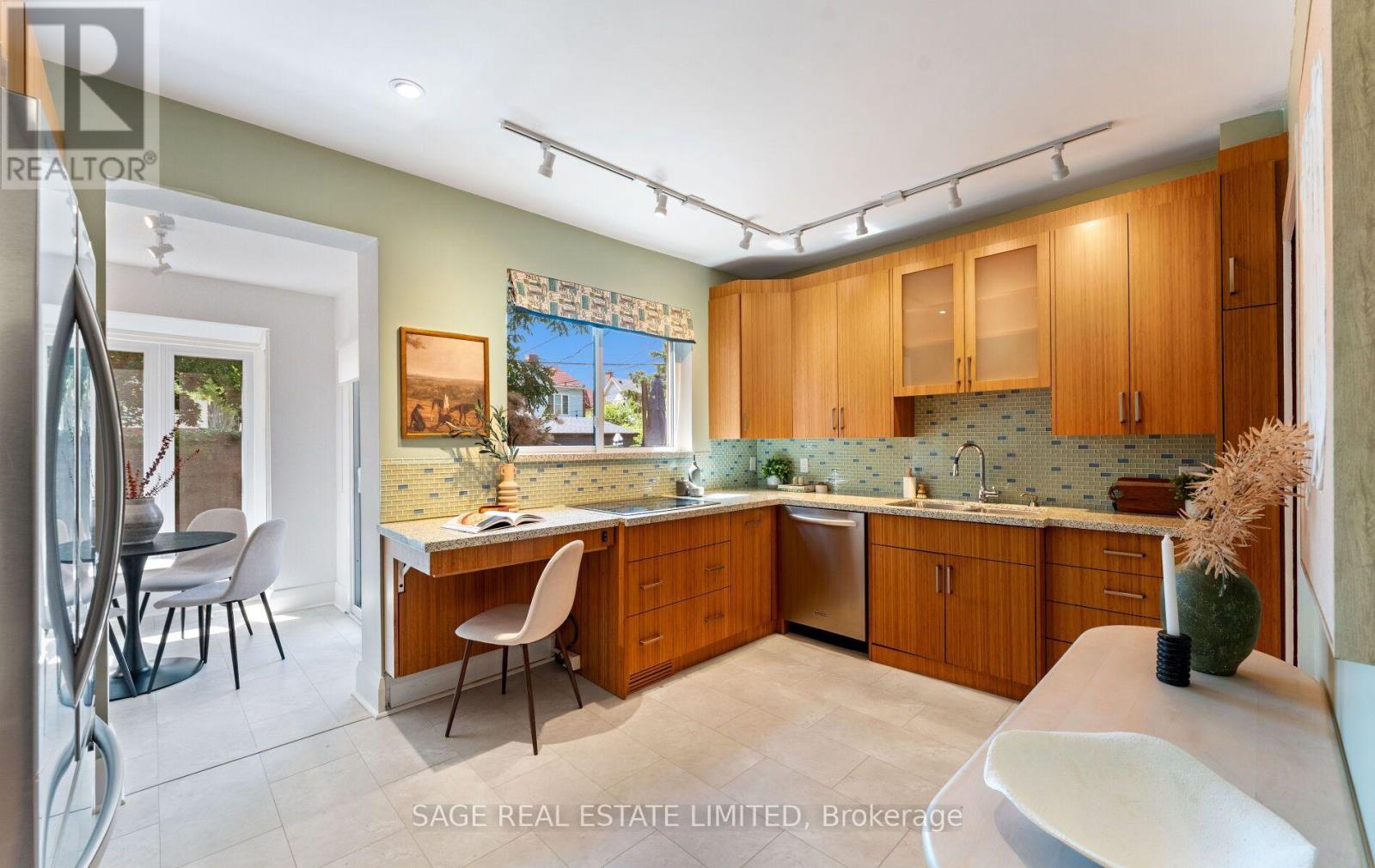 124 Evans Avenue, Toronto, Ontario M6S 3V8 - Photo 9 - W13565038