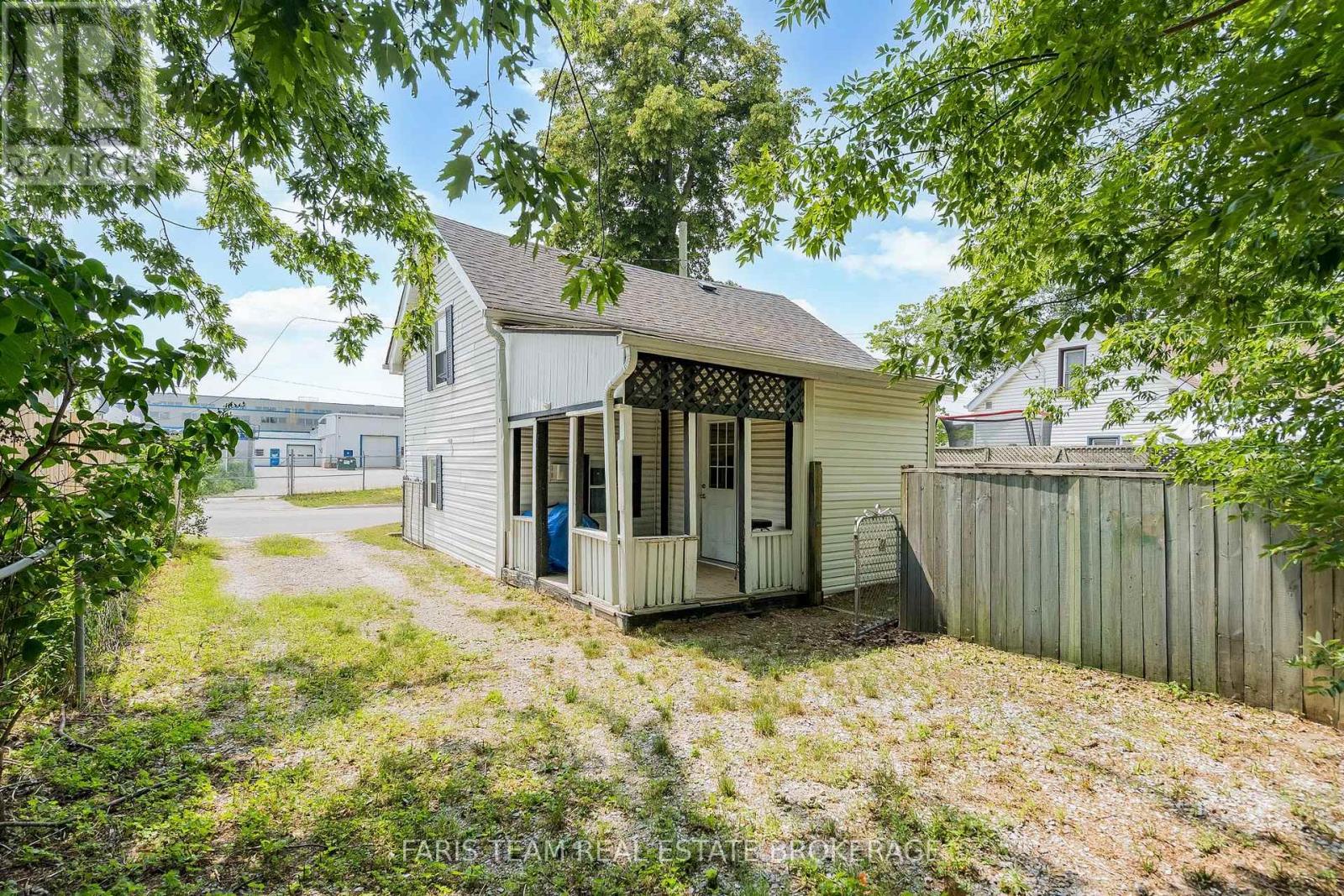 5 Robert Street, Barrie, Ontario  L4N 3H2 - Photo 23 - S13552676