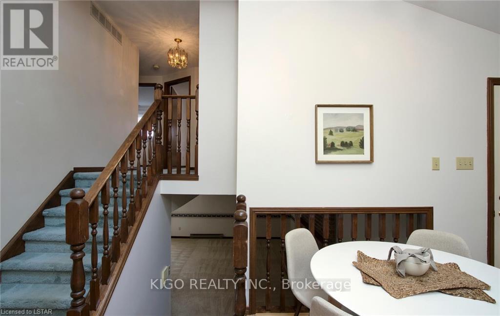 15 Wyndham Crescent, London East, Ontario  N5Y 5G2 - Photo 3 - X13564986