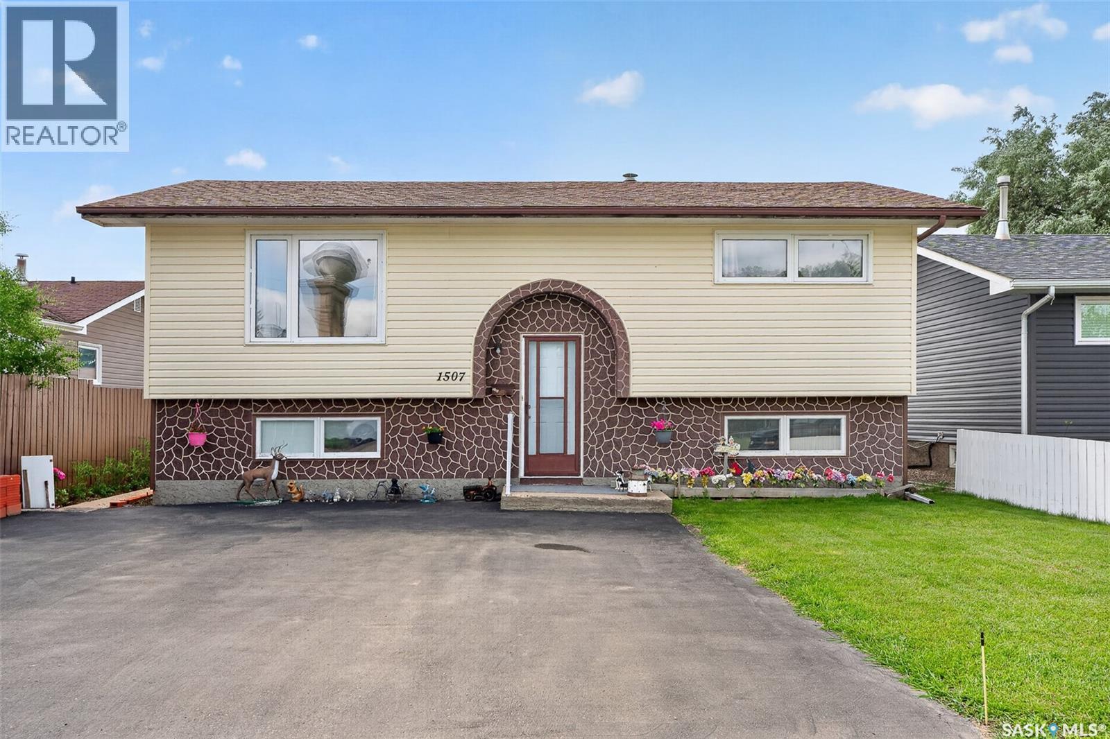 1507 Caribou STREET W, Moose Jaw