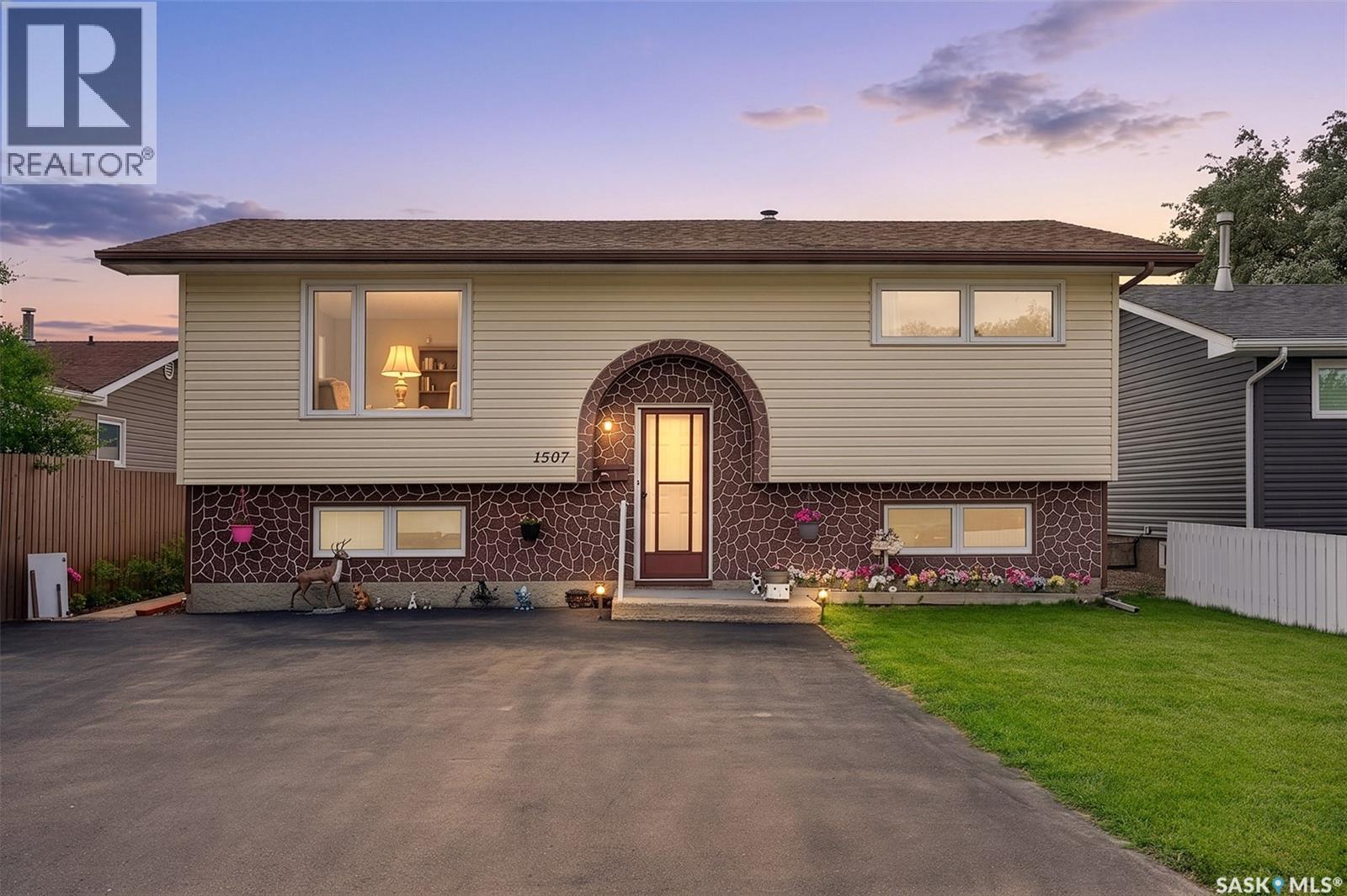 1507 Caribou Street W, Moose Jaw, Saskatchewan  S6H 7N5 - Photo 5 - SK042380