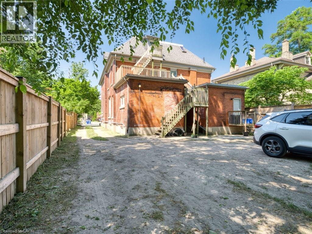 500 COLBORNE Street Unit# 2 - Photo 22