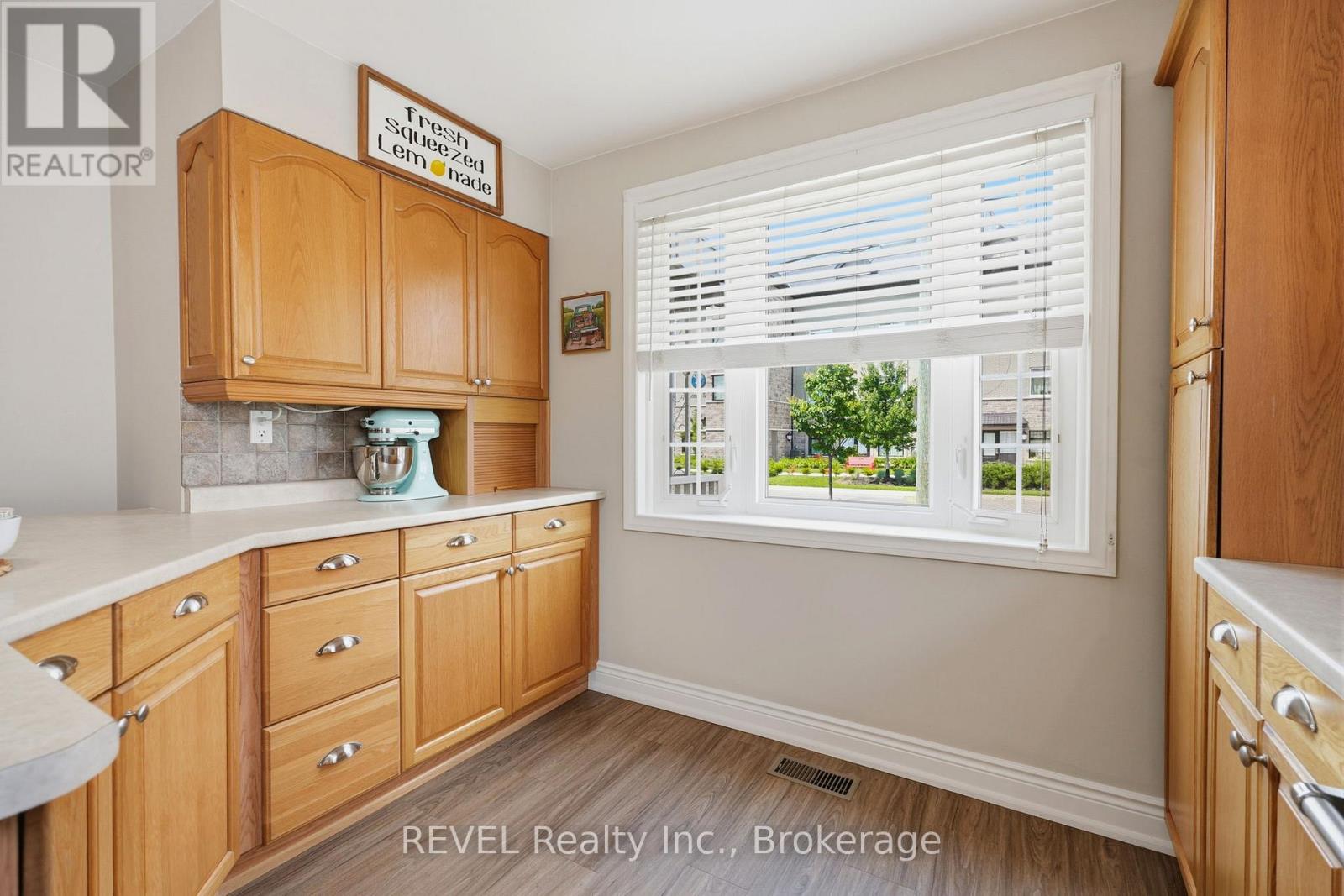 180 Louth Street, St. Catharines, Ontario  L2S 2R3 - Photo 12 - X13565126