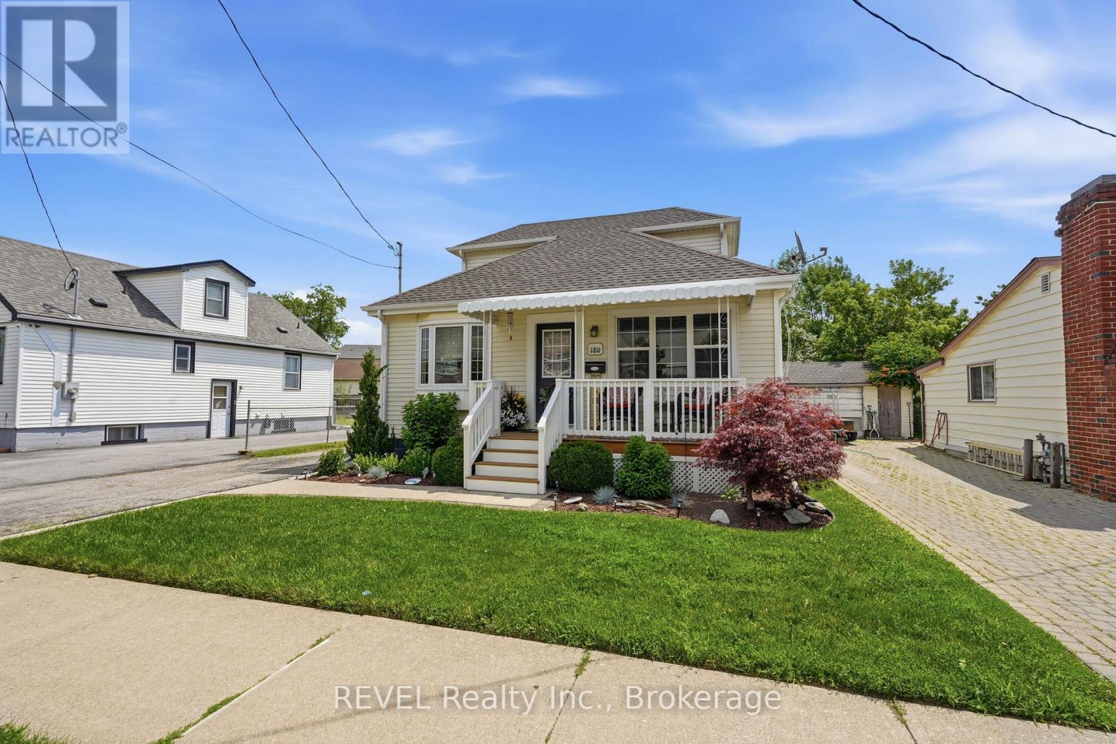 180 Louth Street, St. Catharines, Ontario  L2S 2R3 - Photo 2 - X13565126