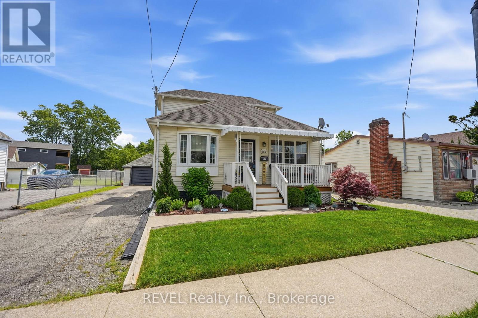 180 Louth Street, St. Catharines, Ontario  L2S 2R3 - Photo 3 - X13565126