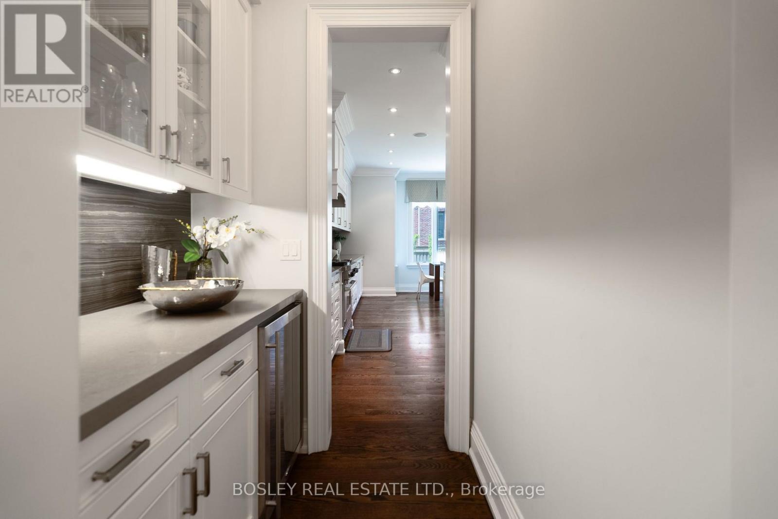 61 Rykert Crescent, Toronto, Ontario  M4G 2T2 - Photo 10 - C13565048