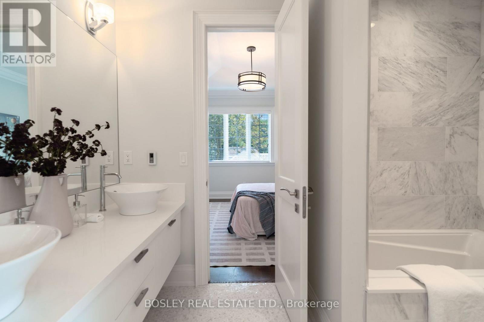 61 Rykert Crescent, Toronto, Ontario  M4G 2T2 - Photo 29 - C13565048