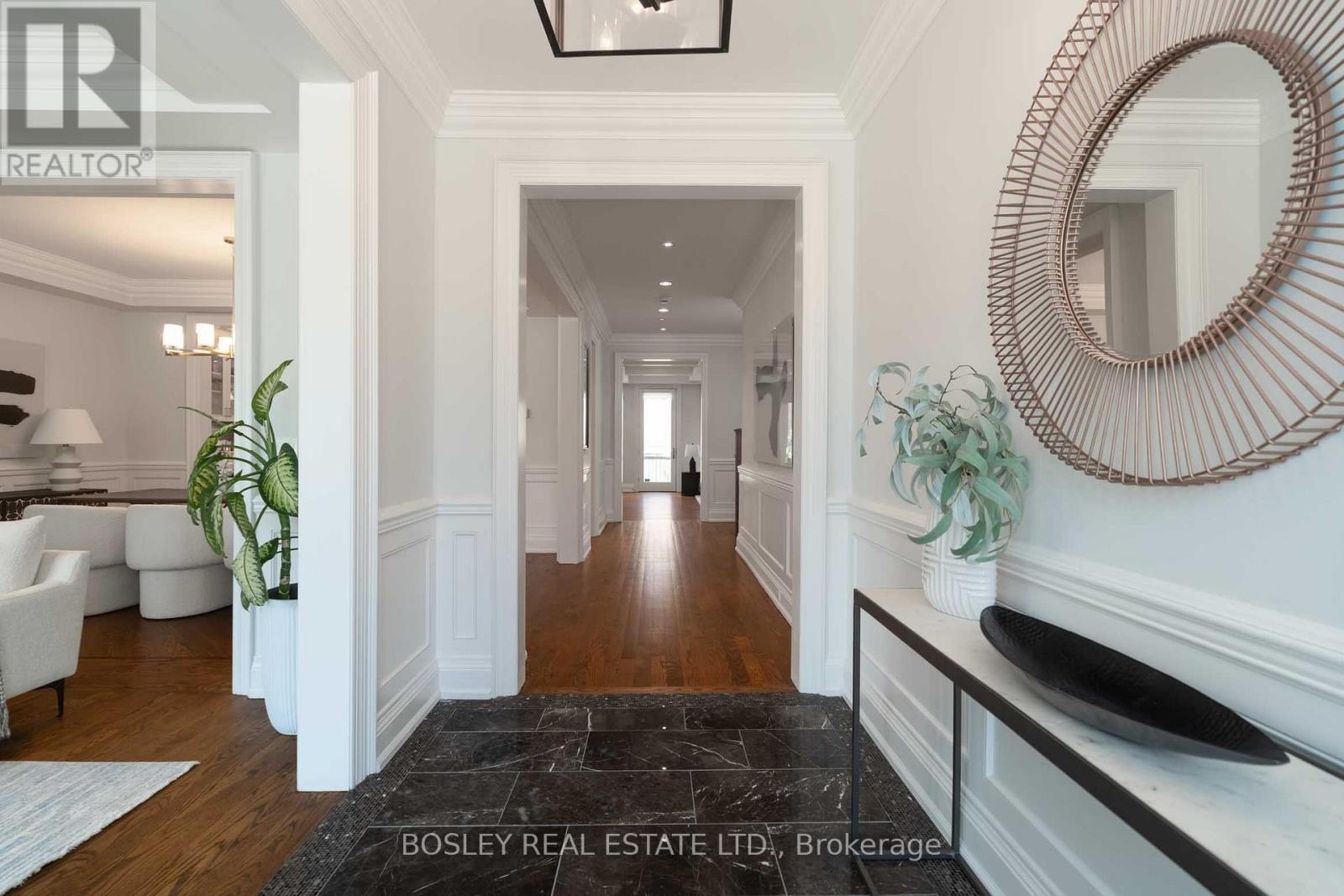 61 Rykert Crescent, Toronto, Ontario  M4G 2T2 - Photo 3 - C13565048