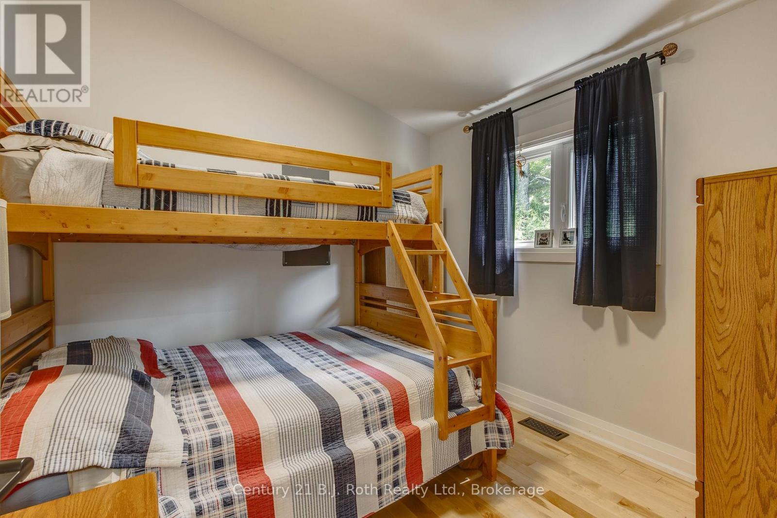 8 Arbor Road, Tiny, Ontario  L0L 2J0 - Photo 13 - S13565114