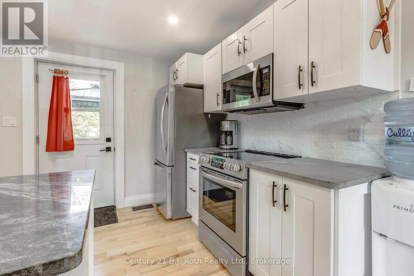 8 Arbor Road, Tiny, Ontario  L0L 2J0 - Photo 7 - S13565114