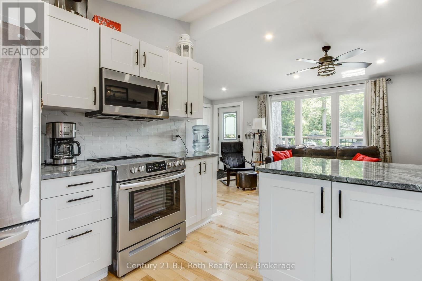 8 Arbor Road, Tiny, Ontario  L0L 2J0 - Photo 9 - S13565114