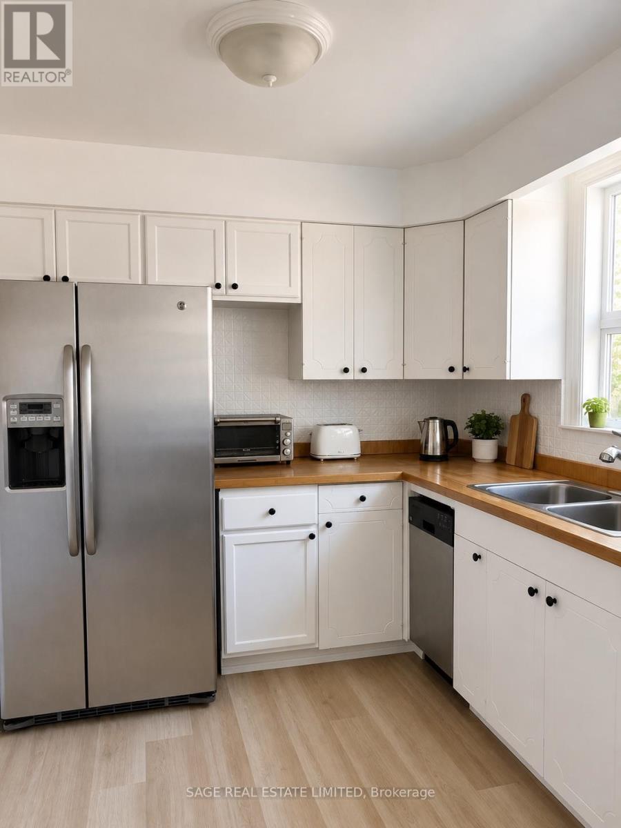 73 Cynthia Road, Toronto, Ontario  M6N 2P8 - Photo 4 - W13565078