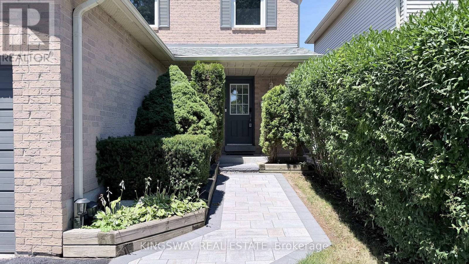 3123 Bartholomew Crescent, Mississauga, Ontario  L5N 3K9 - Photo 2 - W13565140