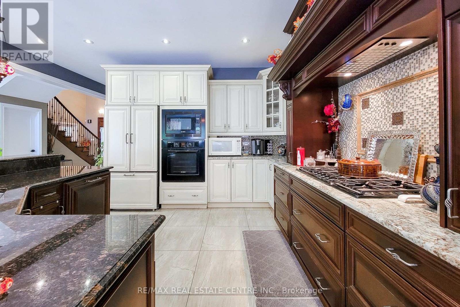 656 Highvalley Road, Hamilton, Ontario  L9G 4E9 - Photo 13 - X13565076