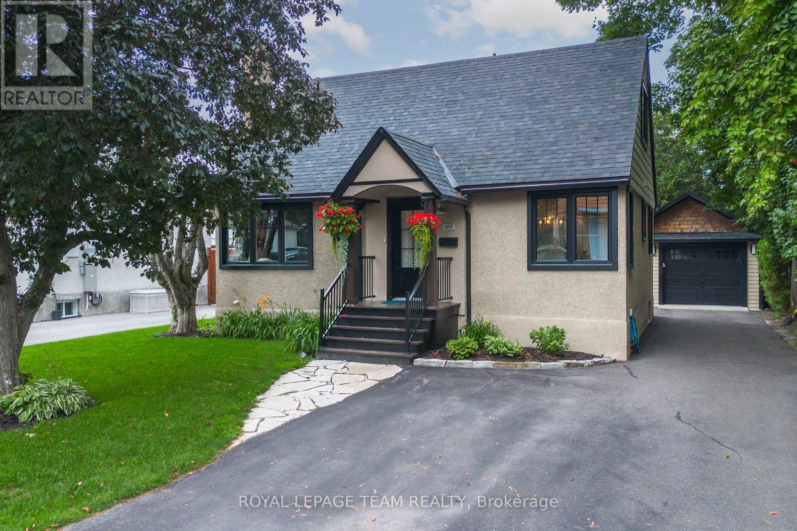 185 CAMELIA AVENUE, Ottawa