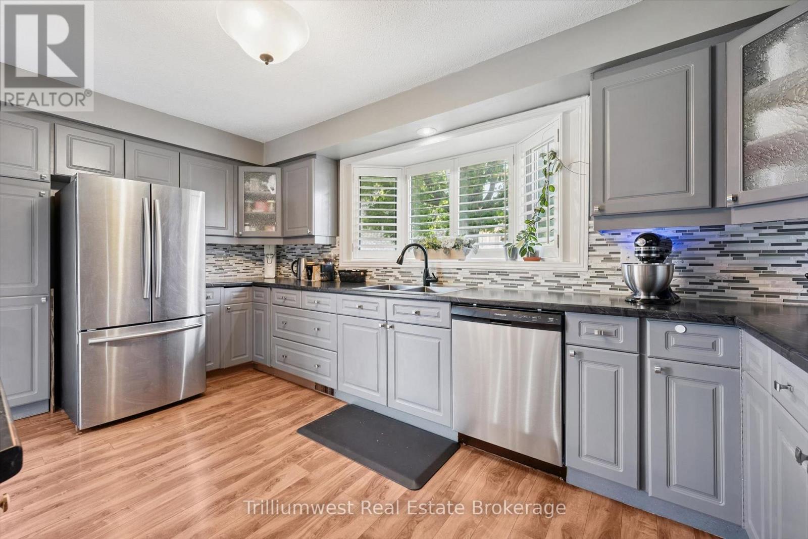 7 Teakwood Place, Guelph (Victoria North), Ontario  N1E 6G7 - Photo 11 - X13565186