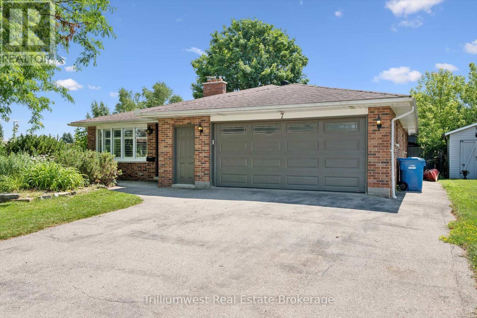 7 Teakwood Place, Guelph (Victoria North), Ontario  N1E 6G7 - Photo 2 - X13565186
