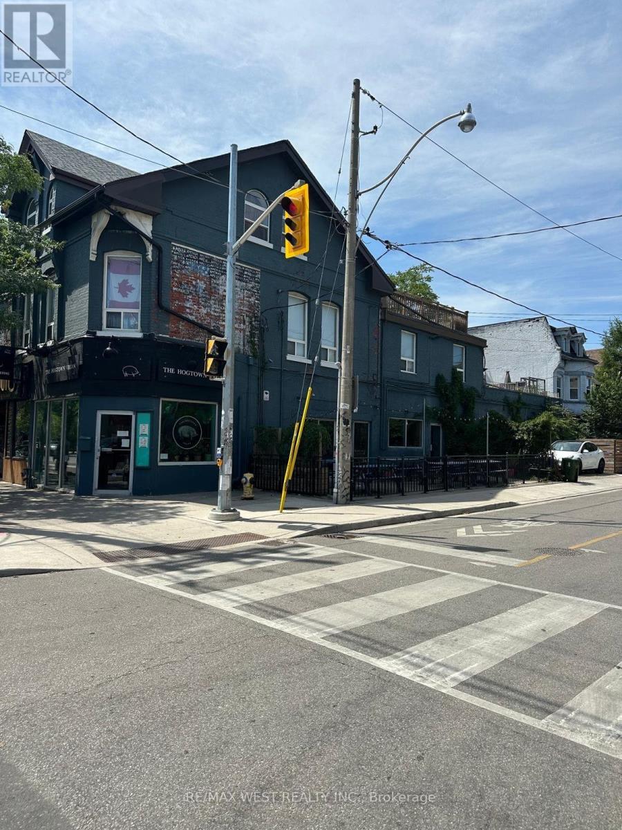 382 COLLEGE STREET, Toronto, Ontario