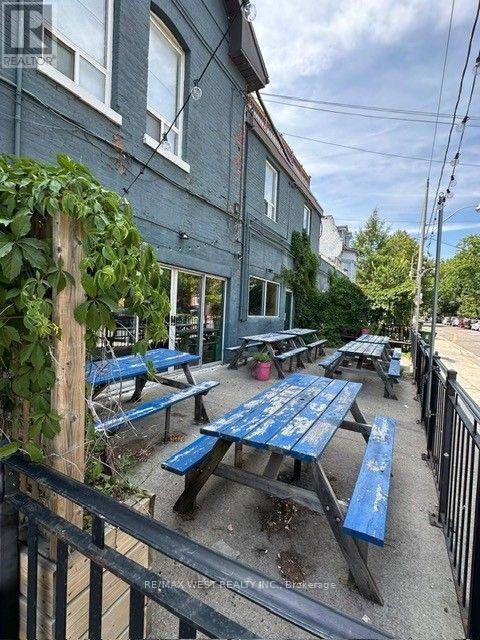 382 College Street, Toronto, Ontario  M5T 1S7 - Photo 3 - C13565266