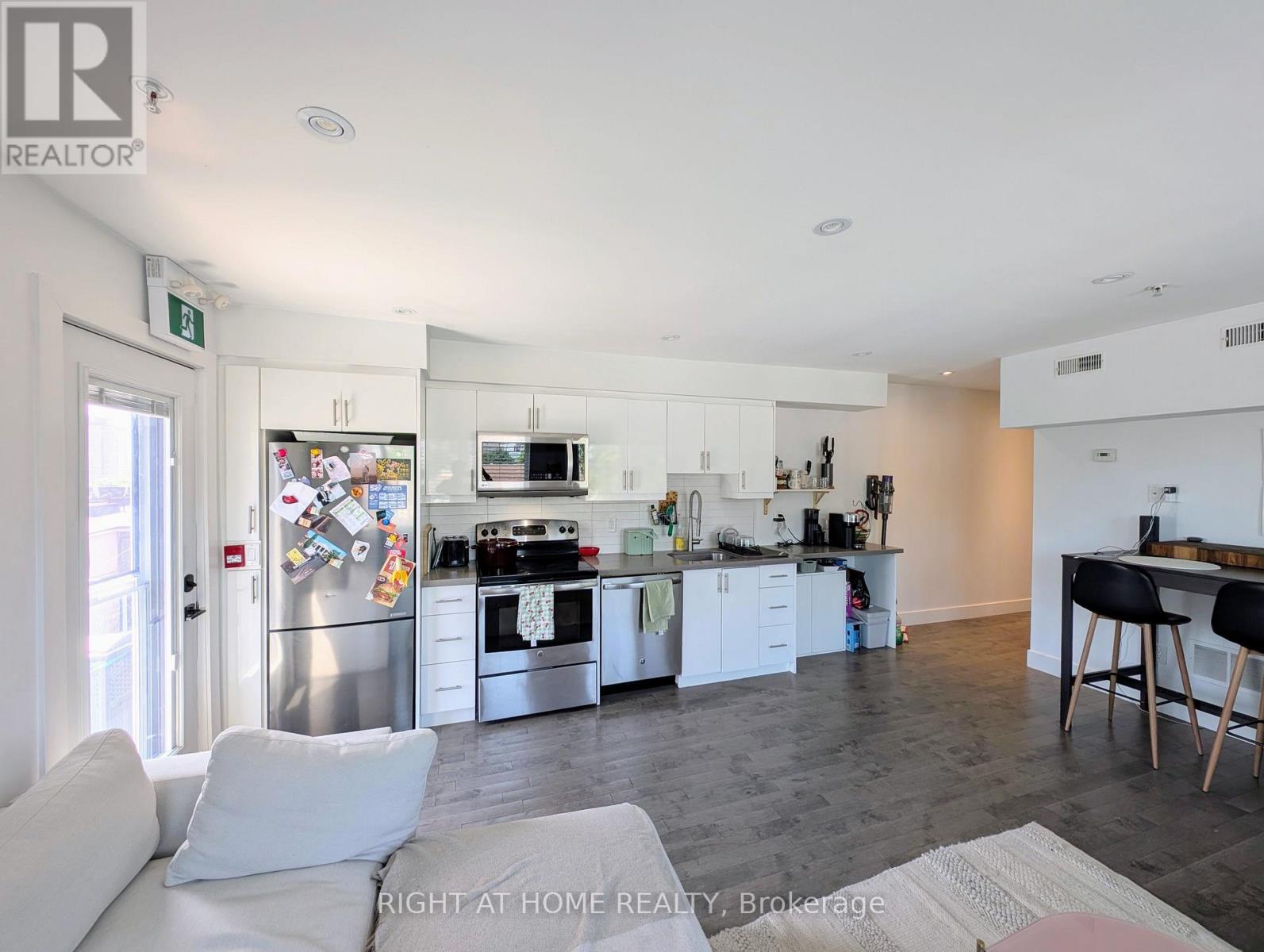 1 - 189 Sheridan Avenue, Toronto, Ontario  M6H 3M5 - Photo 8 - C13565280