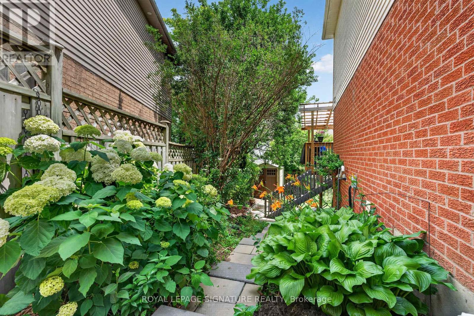 1642 Pepperwood Gate, Pickering, Ontario  L1X 2K1 - Photo 47 - E13565308