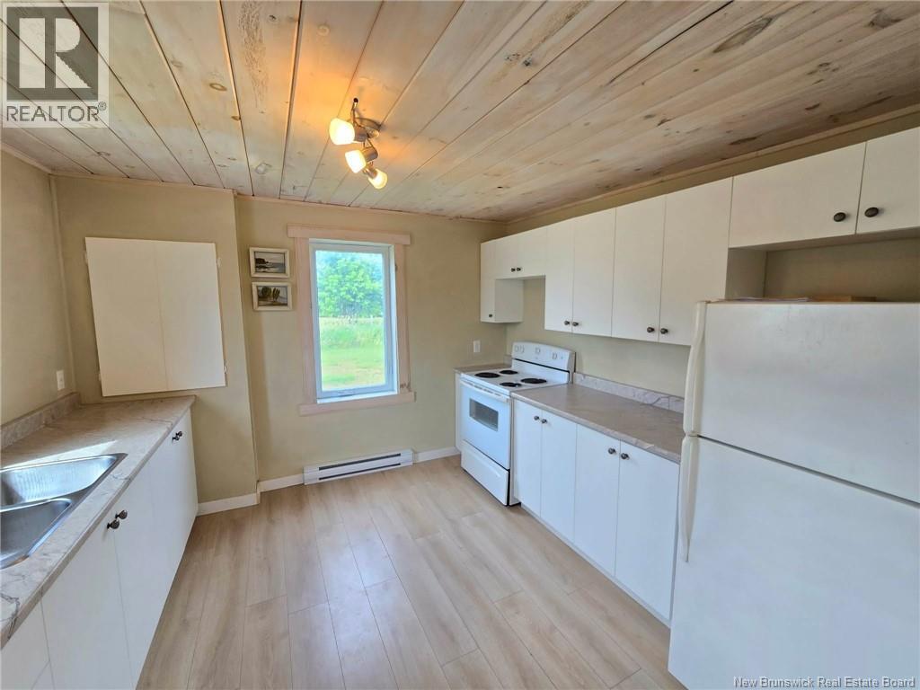 1073 Route 134, Petit-Rocher, New Brunswick  E8J 1B8 - Photo 15 - NB144095