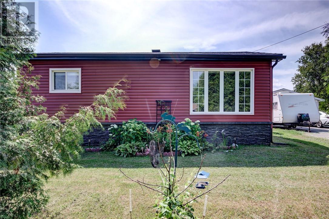 4415 St Michel, Hanmer