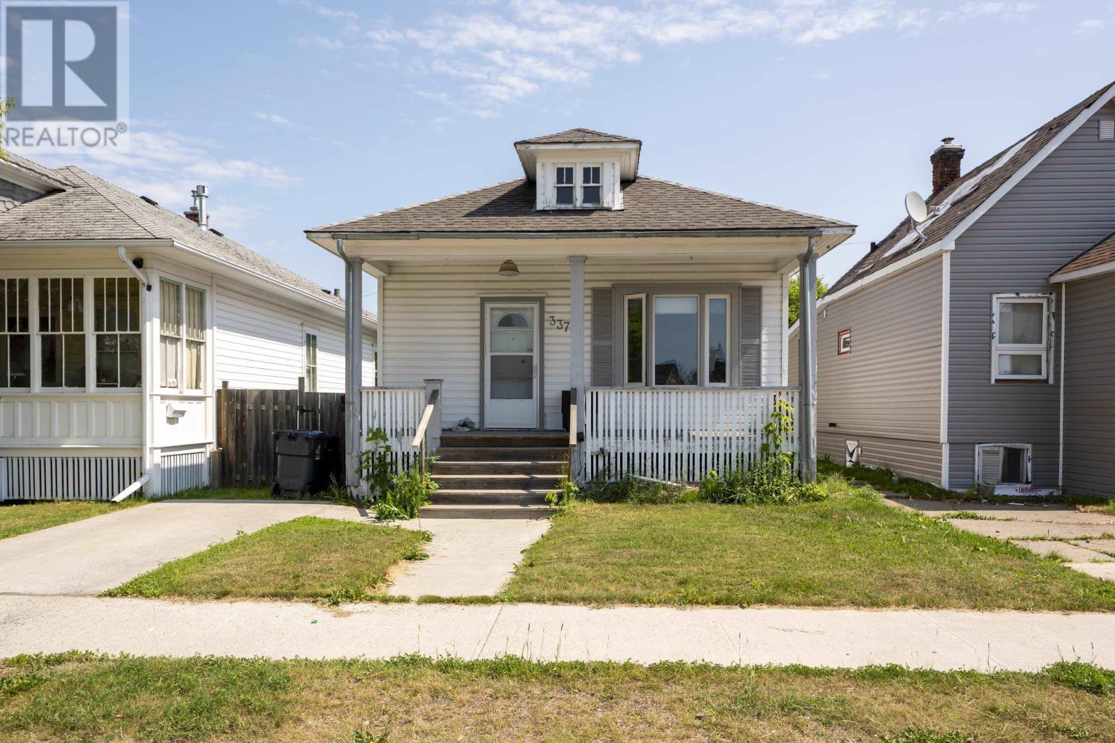 337 Heron ST, Thunder Bay, Ontario