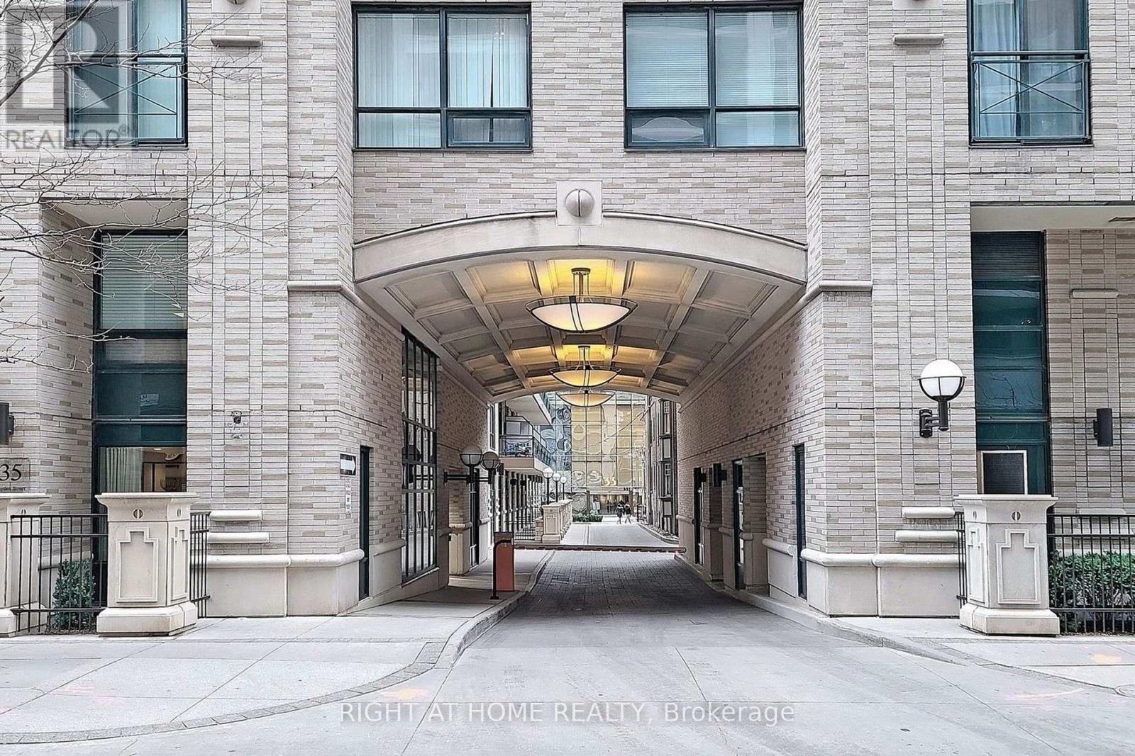 511 - 35 HAYDEN STREET