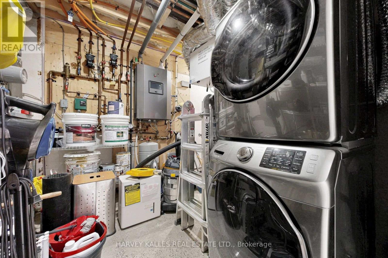 819 Dundas Street W, Toronto, Ontario M6J 1V4 - Photo 33 - C13565556
