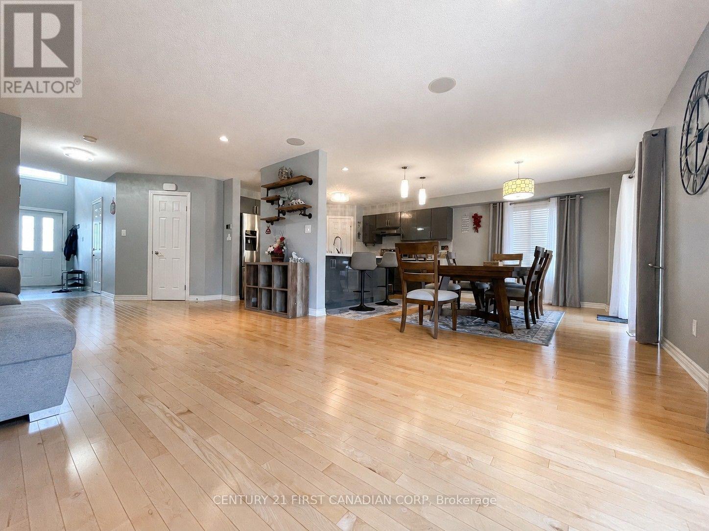 2722 Bateman Trail, London South, Ontario  N6L 0A8 - Photo 3 - X13565568