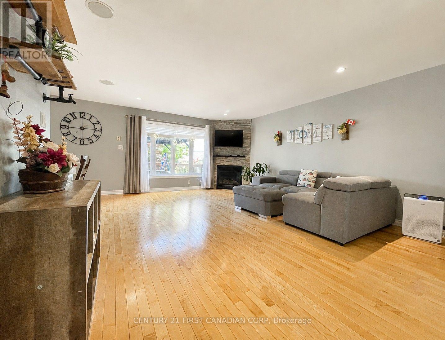 2722 Bateman Trail, London South, Ontario  N6L 0A8 - Photo 5 - X13565568