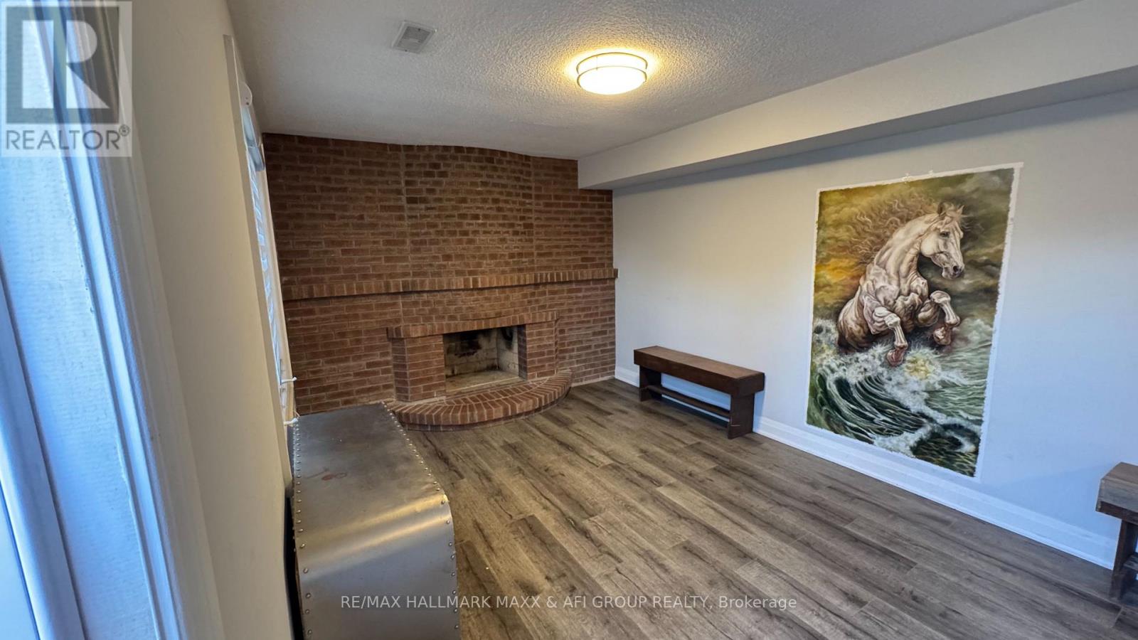 Bachelor - 2 Lambeth Square, Toronto, Ontario M1W 3B4 - Photo 3 - E13565414
