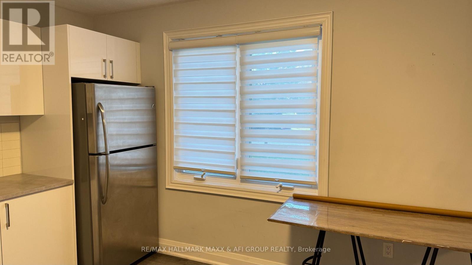 Bachelor - 2 Lambeth Square, Toronto, Ontario M1W 3B4 - Photo 8 - E13565414
